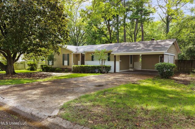 205 Pimlico Place, Jackson, MS 39211