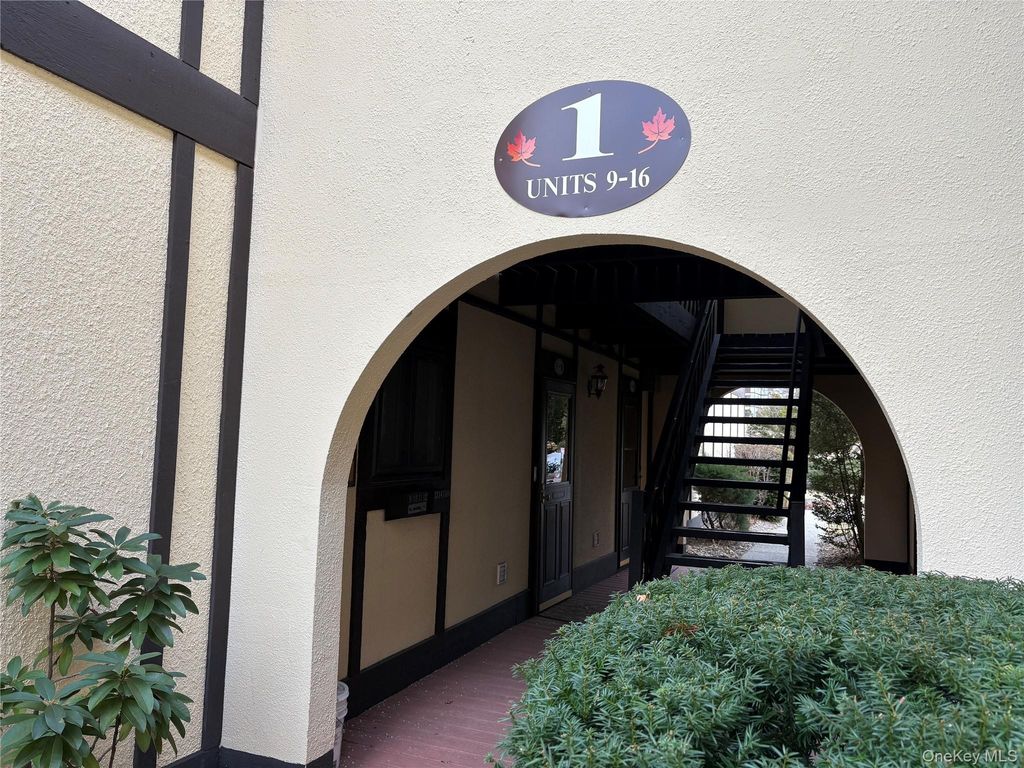 1 Loudon Drive 9, Fishkill, NY 12524