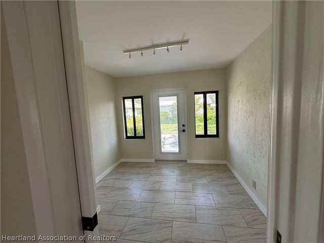 4016 Thompson Avenue, Sebring, FL 33875