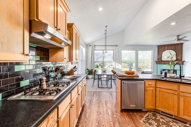 1929 E ROCKLIN DR, Sandy, UT 84092