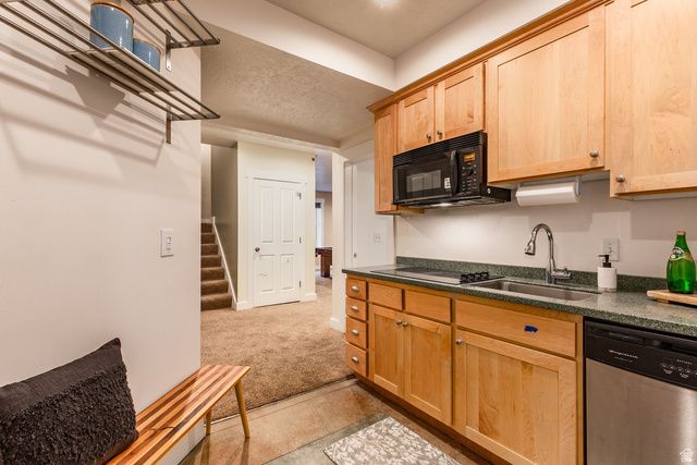 1929 E ROCKLIN DR, Sandy, UT 84092