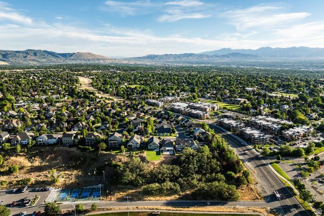 1929 E ROCKLIN DR, Sandy, UT 84092