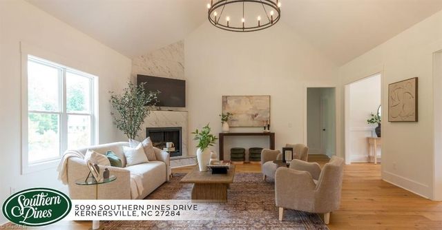 5090 Southern Pines Drive, Kernersville, NC 27284