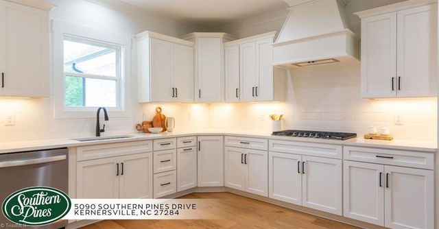 5090 Southern Pines Drive, Kernersville, NC 27284