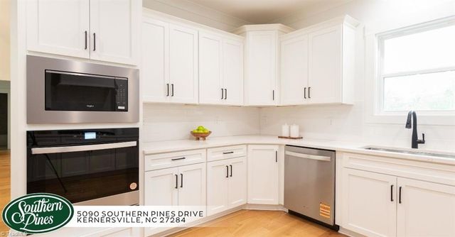 5090 Southern Pines Drive, Kernersville, NC 27284