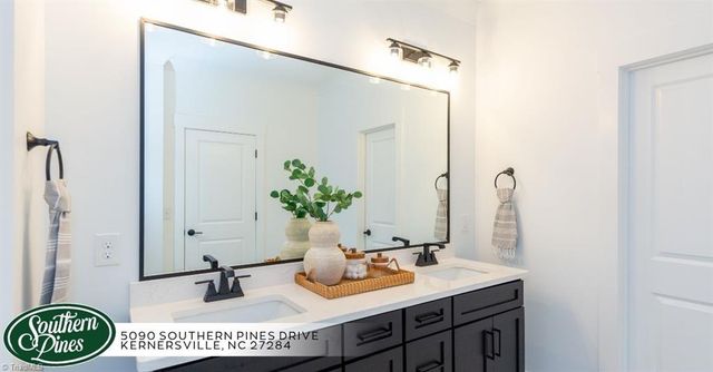 5090 Southern Pines Drive, Kernersville, NC 27284