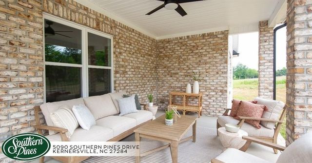 5090 Southern Pines Drive, Kernersville, NC 27284