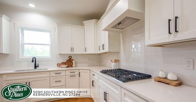 5090 Southern Pines Drive, Kernersville, NC 27284