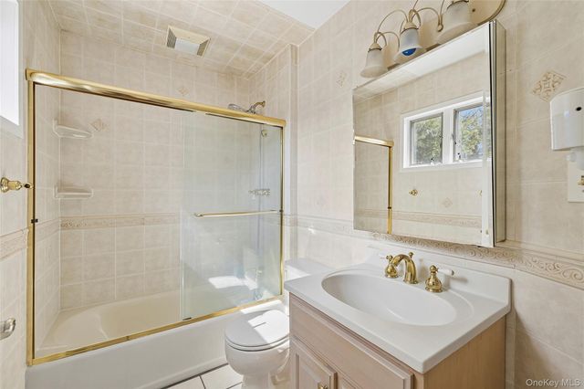 74 Valentine Avenue, Glen Cove, NY 11542