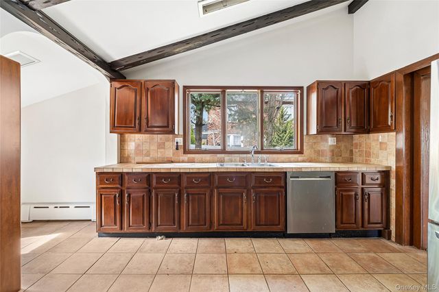 74 Valentine Avenue, Glen Cove, NY 11542