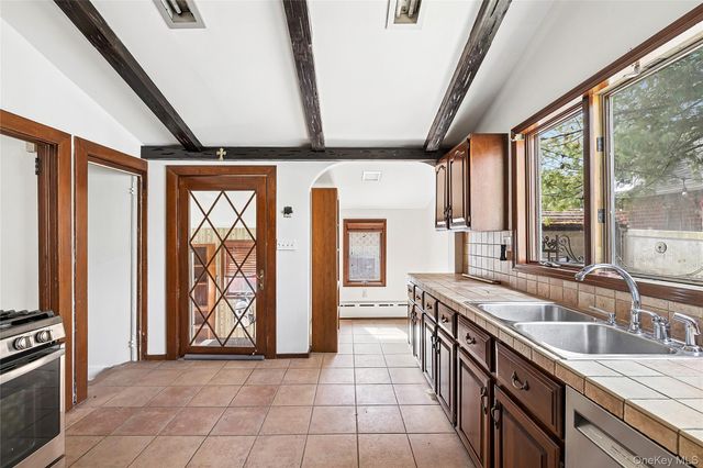 74 Valentine Avenue, Glen Cove, NY 11542