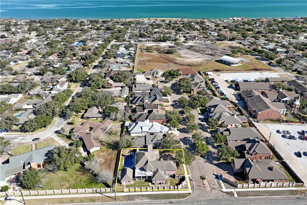 441 Colony Dr, Corpus Christi, TX 78412 — photo 4