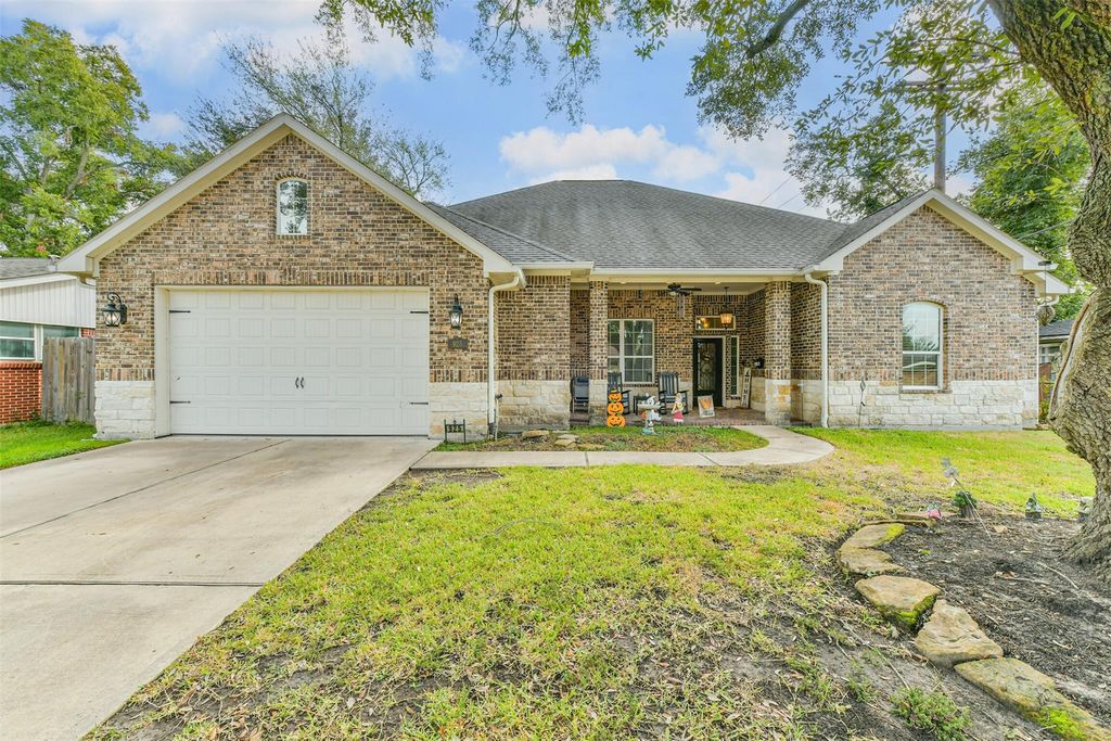 925 Luella Avenue, Deer Park, TX 77536