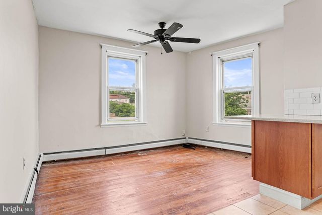 8517 LANSDOWNE AVE, Upper Darby, PA 19082