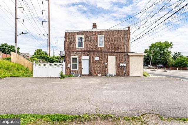 8517 LANSDOWNE AVE, Upper Darby, PA 19082