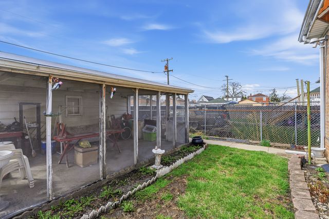 624 S 17th Avenue, Maywood, IL 60153