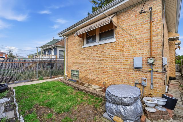 624 S 17th Avenue, Maywood, IL 60153