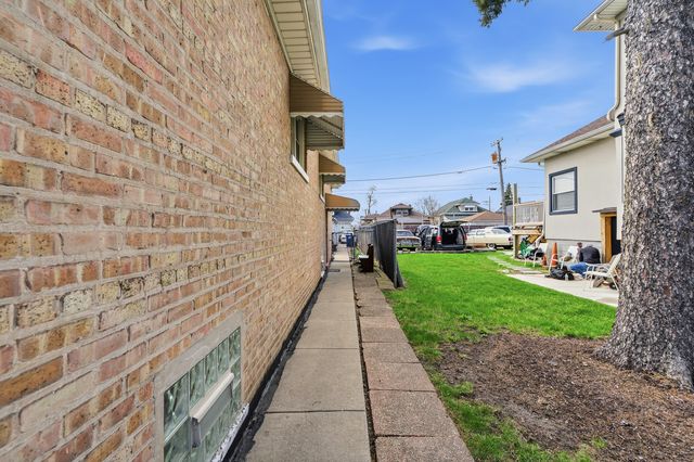 624 S 17th Avenue, Maywood, IL 60153