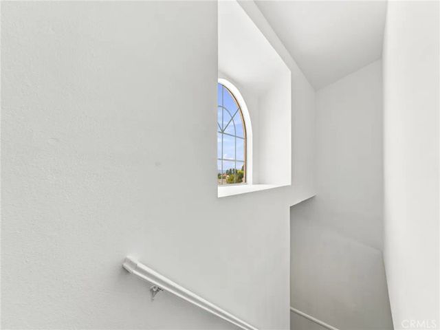 28525 Sugar Pine Way, Saugus, CA 91390