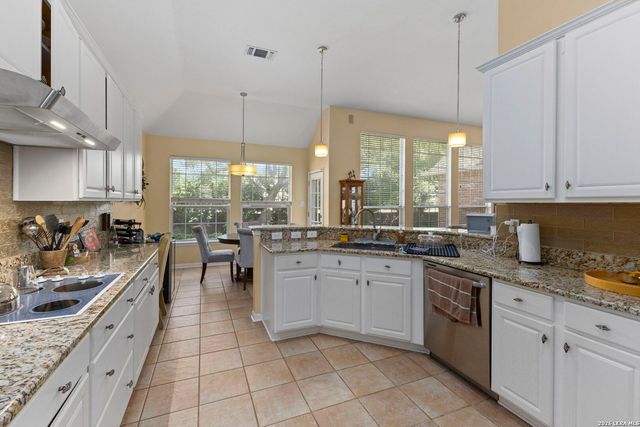 15106 Grayoak Forest, San Antonio, TX 78248