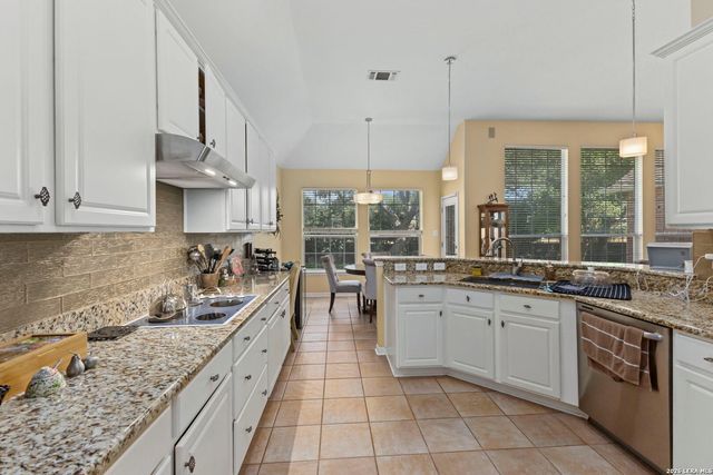 15106 Grayoak Forest, San Antonio, TX 78248