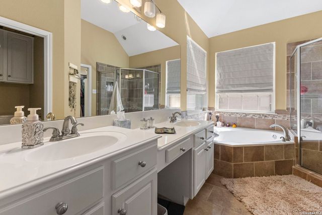 15106 Grayoak Forest, San Antonio, TX 78248