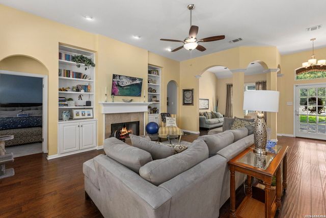 15106 Grayoak Forest, San Antonio, TX 78248