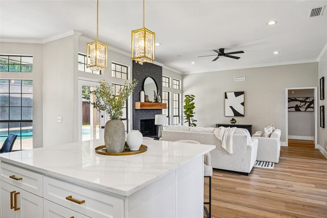 6006 Millwood Drive, Arlington, TX 76016