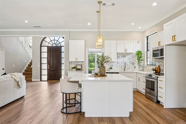 6006 Millwood Drive, Arlington, TX 76016