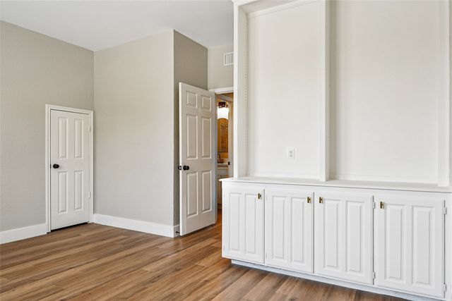 6006 Millwood Drive, Arlington, TX 76016