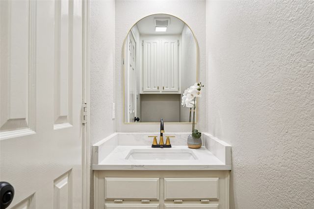 6006 Millwood Drive, Arlington, TX 76016