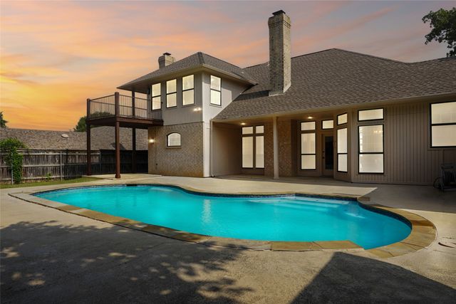 6006 Millwood Drive, Arlington, TX 76016