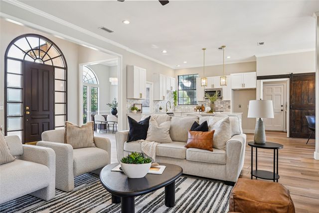6006 Millwood Drive, Arlington, TX 76016