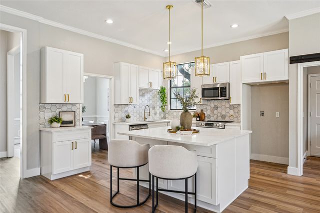 6006 Millwood Drive, Arlington, TX 76016