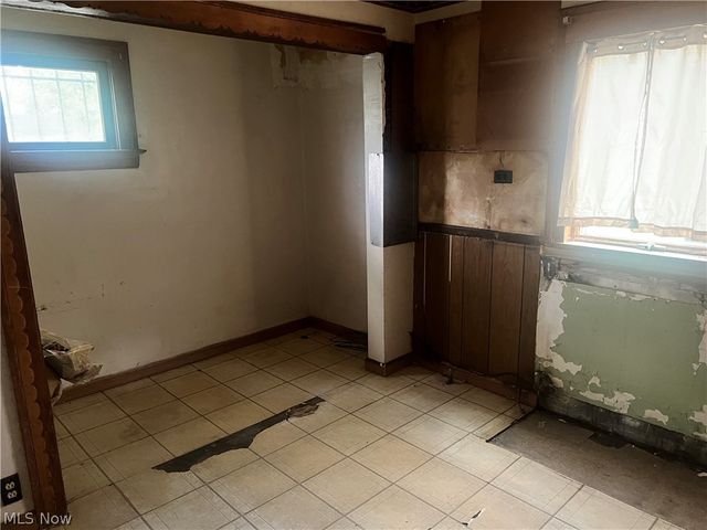 987 E 129th Street, Cleveland, OH 44108