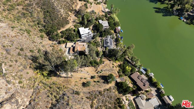2100 E Lakeshore Drive, Agoura Hills, CA 91301