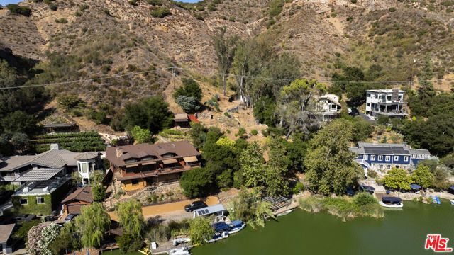 2100 E Lakeshore Drive, Agoura Hills, CA 91301