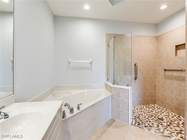 10352 Autumn Breeze DR 101, Estero, FL 34135