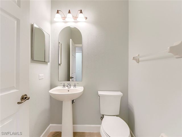 10352 Autumn Breeze DR 101, Estero, FL 34135