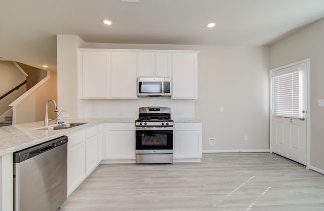 8411 Beacon Bay Circle, Baytown, TX 77523