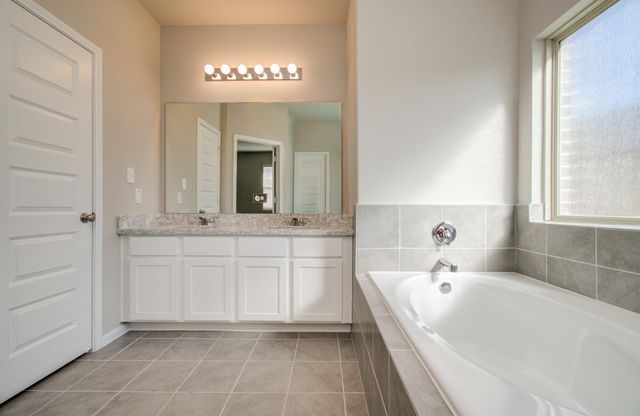 8411 Beacon Bay Circle, Baytown, TX 77523