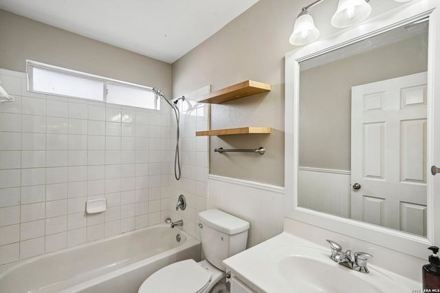 315 Hollow Grove, San Antonio, TX 78253