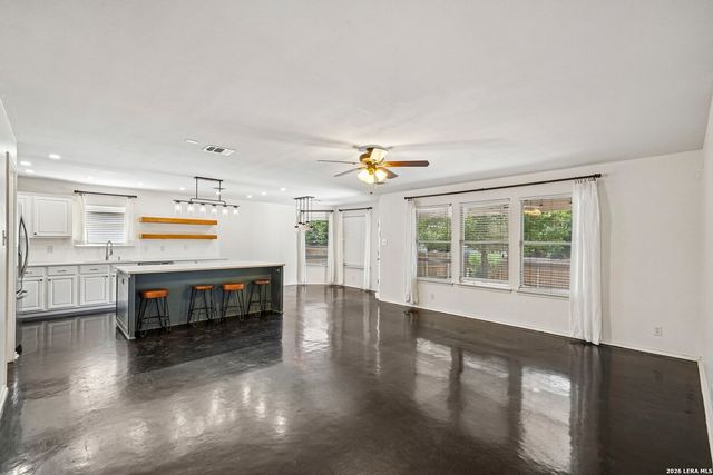 315 Hollow Grove, San Antonio, TX 78253