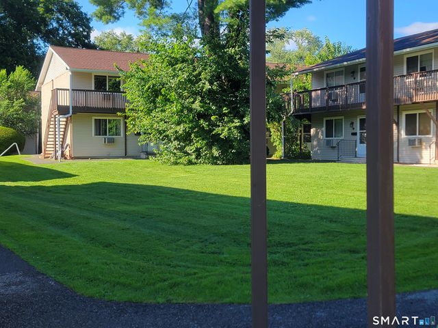 26 Bostwick Arms 26, New Milford, CT 06776