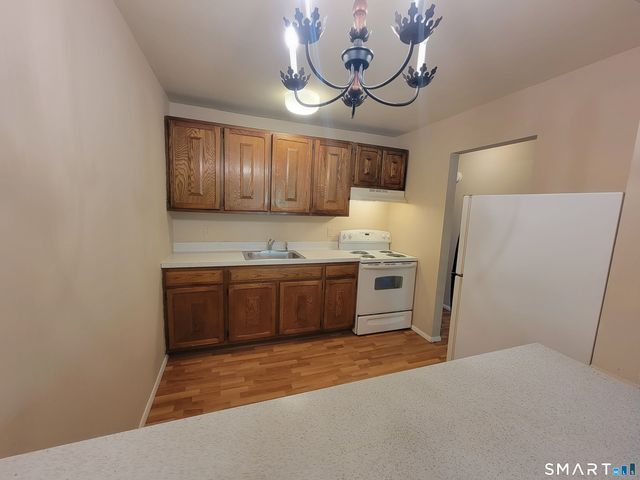 26 Bostwick Arms 26, New Milford, CT 06776