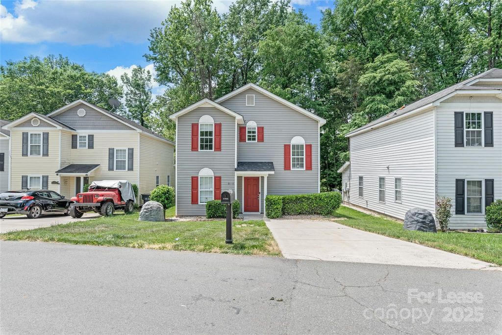 8818 Sharonbrook Drive, Charlotte, NC 28210