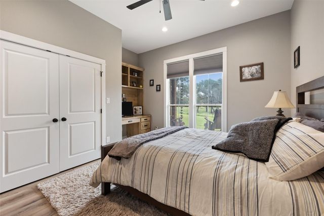 210 Levon LN, Burnet, TX 78611