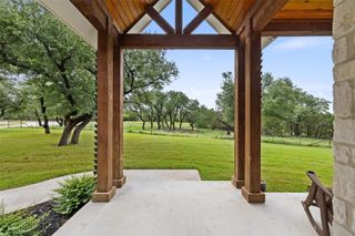 210 Levon LN, Burnet, TX 78611