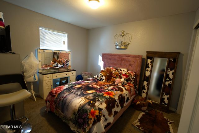 13043 Oscar Chacon, San Elizario, TX 79849