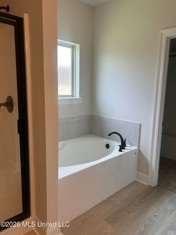 7719 Claymont Circle, Ocean Springs, MS 39564